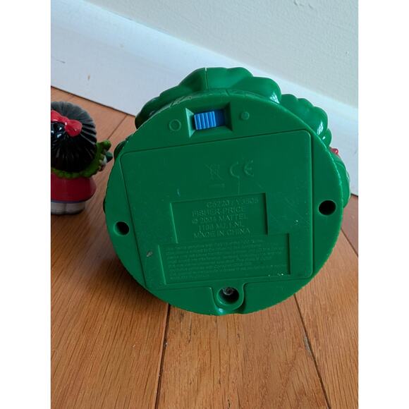 Fisher Price Little People Christmas Tree Lighting Tree + Figure 2004 - Picture 3 of 3